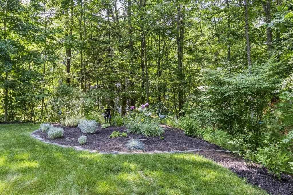 15 Hayes Road Madbury NH 03823