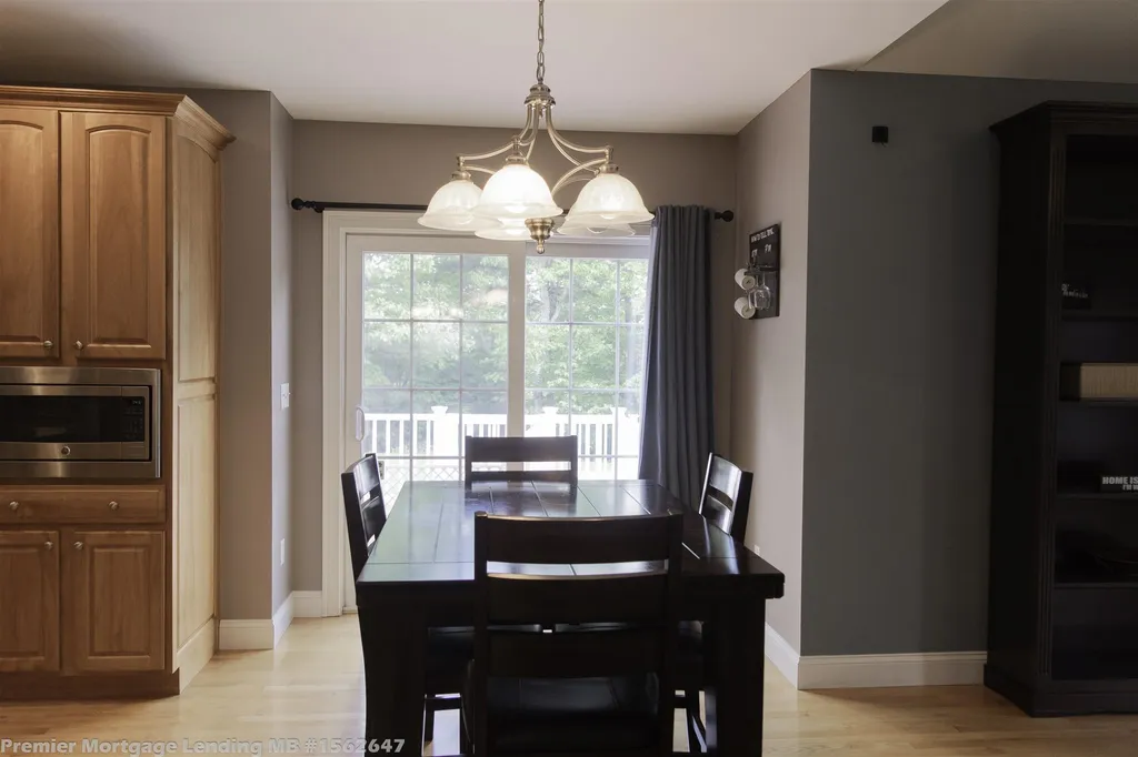 49 Lannan Drive Pelham NH 03076