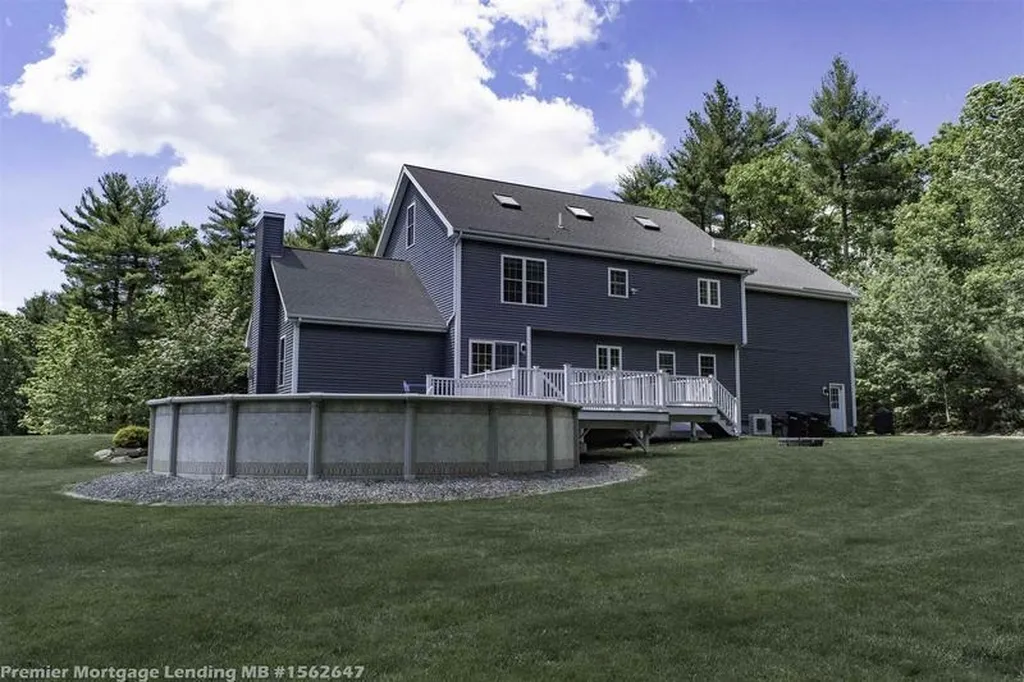 49 Lannan Drive Pelham NH 03076