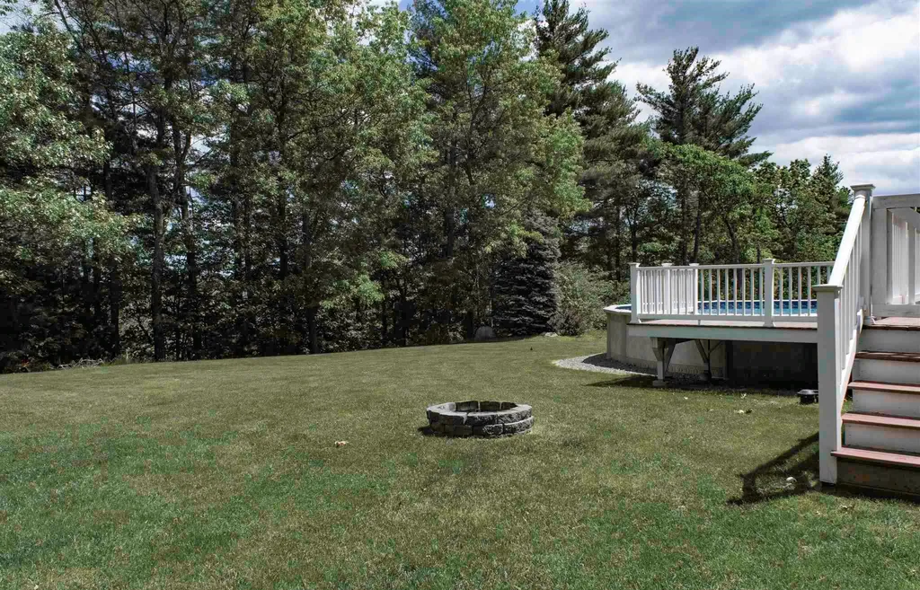 49 Lannan Drive Pelham NH 03076