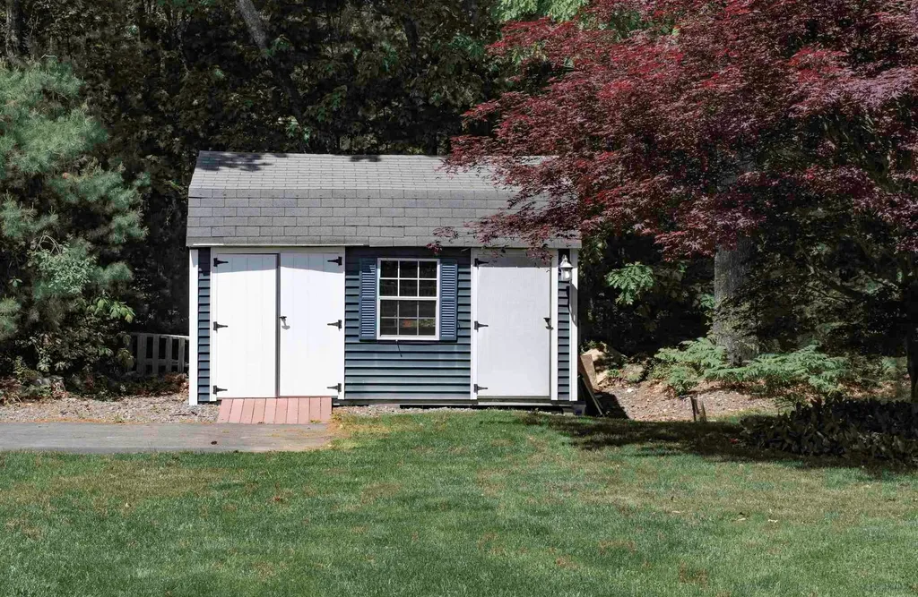 49 Lannan Drive Pelham NH 03076