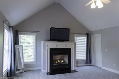 49 Lannan Drive Pelham NH 03076