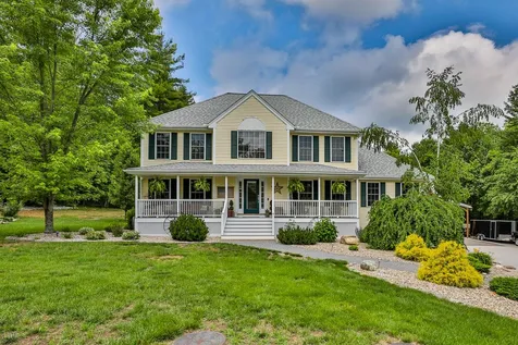 38 Rockwood Terrace Auburn NH 03032