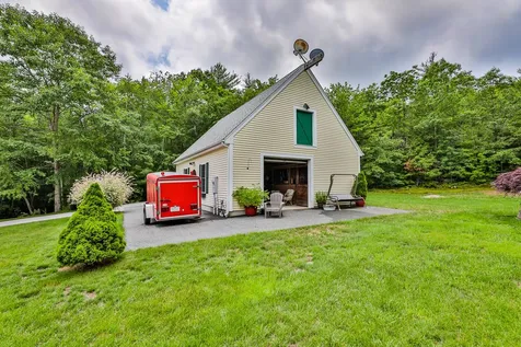 38 Rockwood Terrace Auburn NH 03032