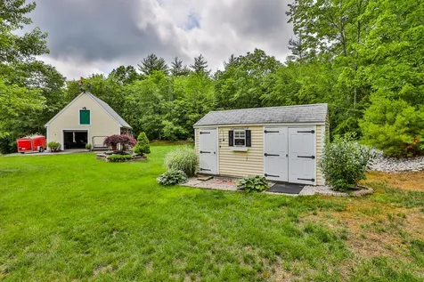 38 Rockwood Terrace Auburn NH 03032