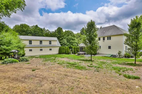 38 Rockwood Terrace Auburn NH 03032