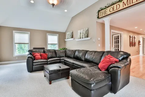 38 Rockwood Terrace Auburn NH 03032