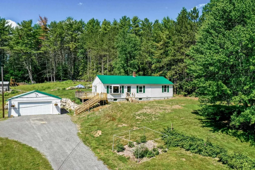 22 Hatch Corner Road Meredith NH 03253