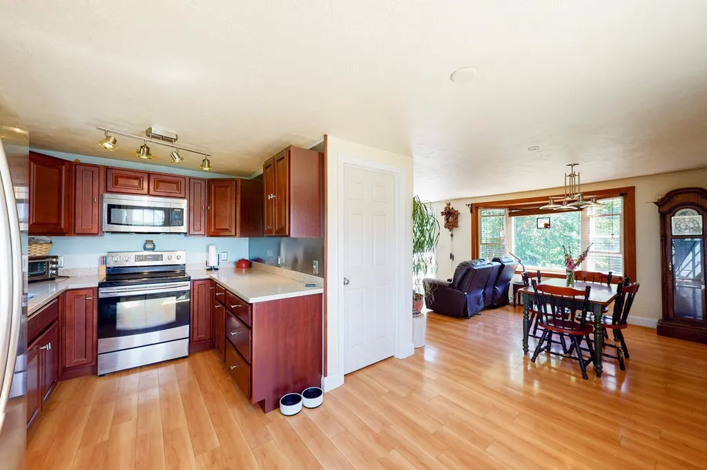 22 Hatch Corner Road Meredith NH 03253