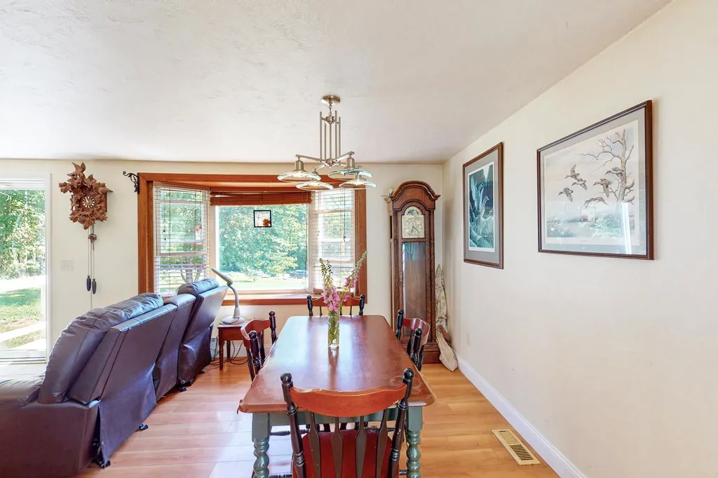 22 Hatch Corner Road Meredith NH 03253