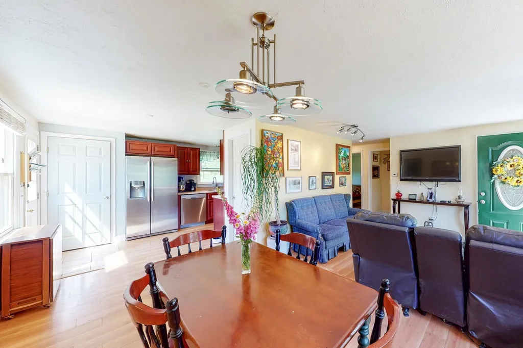 22 Hatch Corner Road Meredith NH 03253