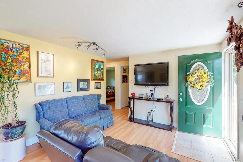 22 Hatch Corner Road Meredith NH 03253