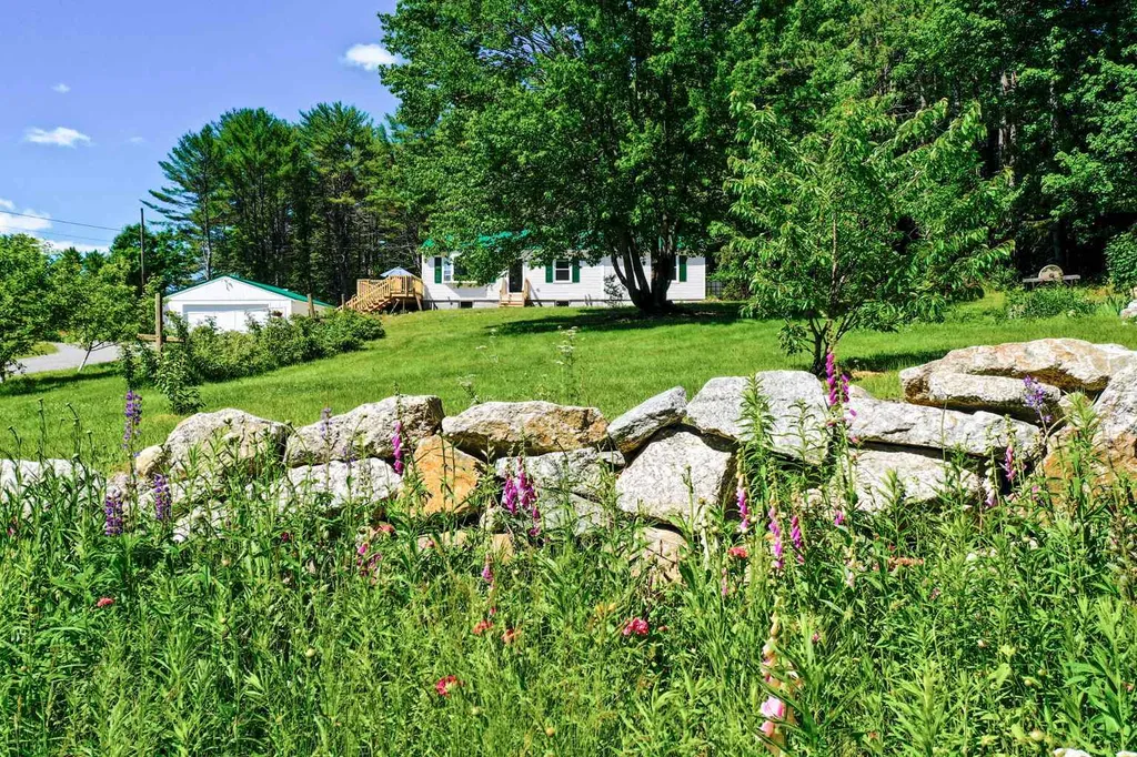 22 Hatch Corner Road Meredith NH 03253
