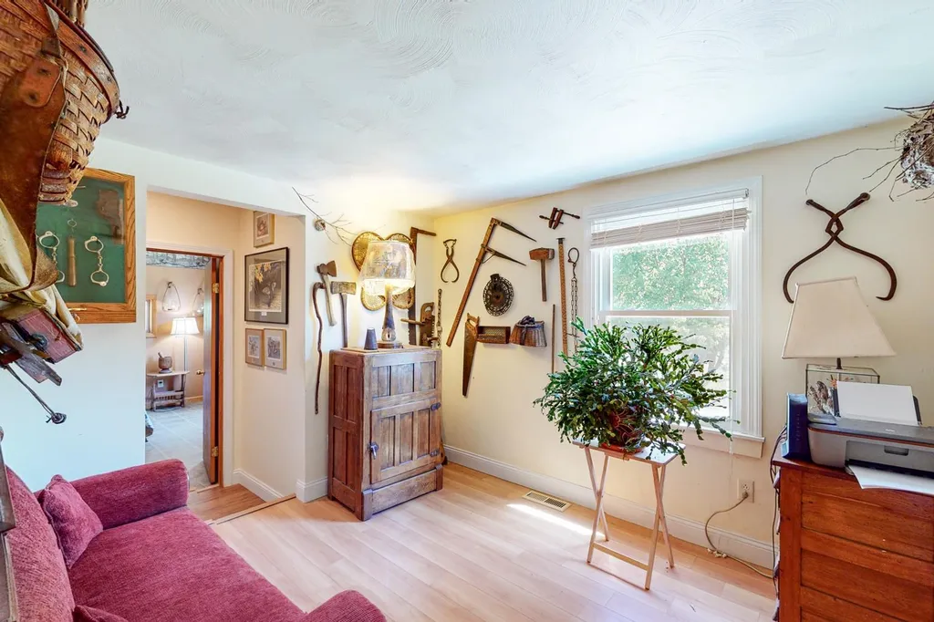 22 Hatch Corner Road Meredith NH 03253