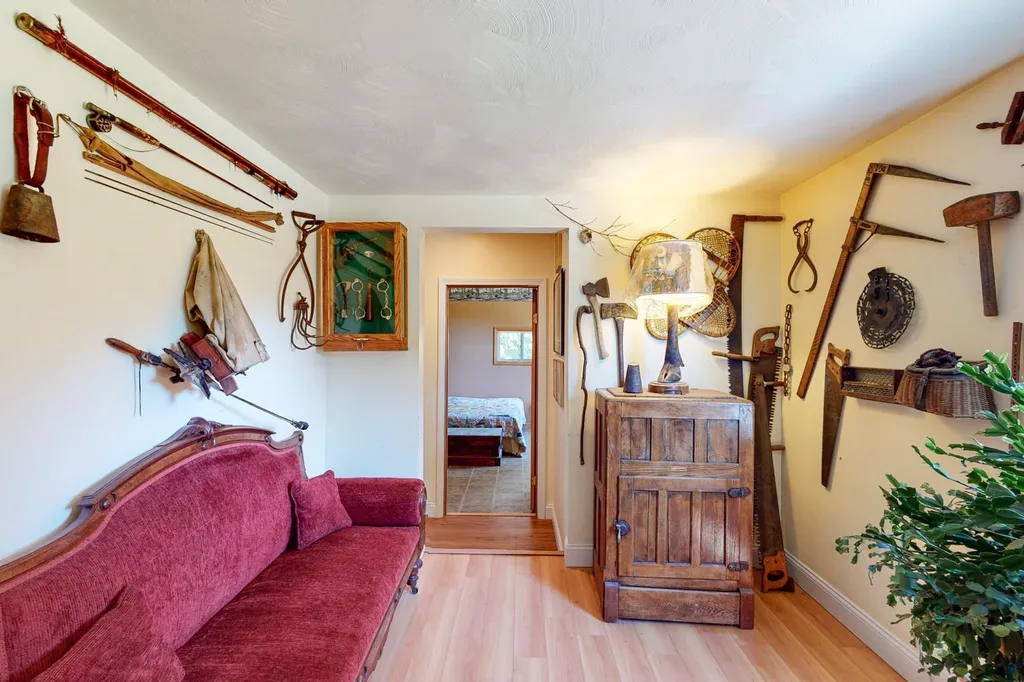 22 Hatch Corner Road Meredith NH 03253