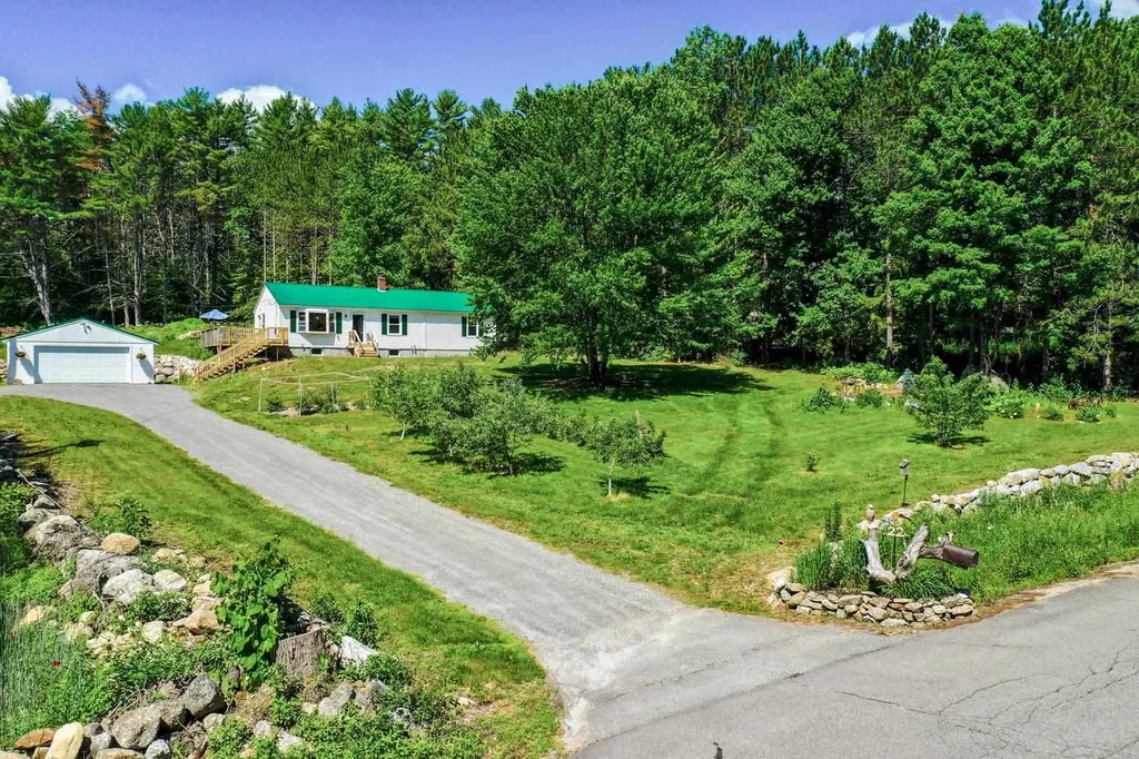 22 Hatch Corner Road Meredith NH 03253