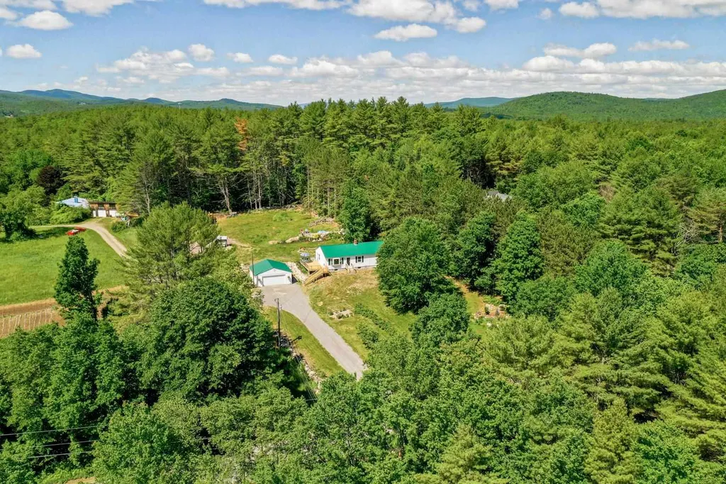 22 Hatch Corner Road Meredith NH 03253