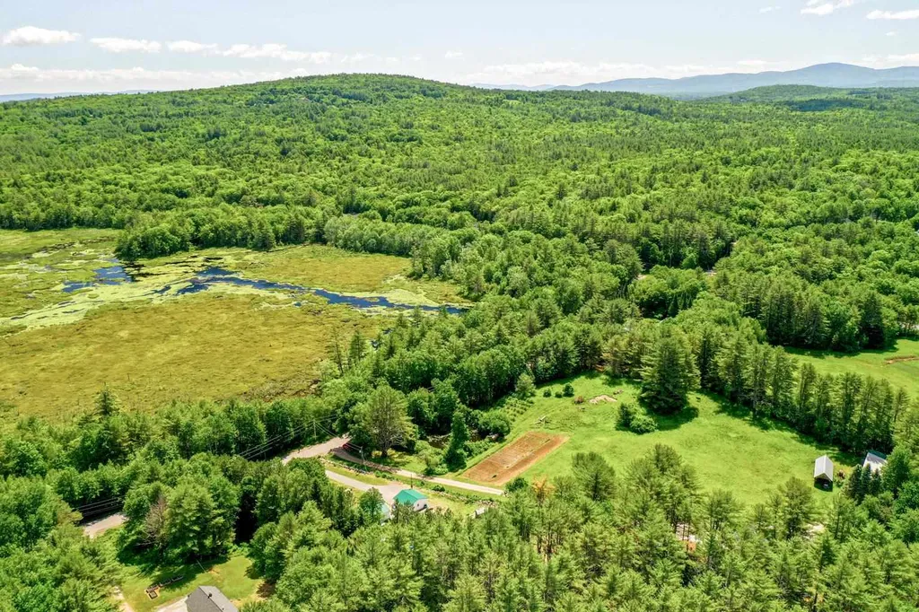 22 Hatch Corner Road Meredith NH 03253