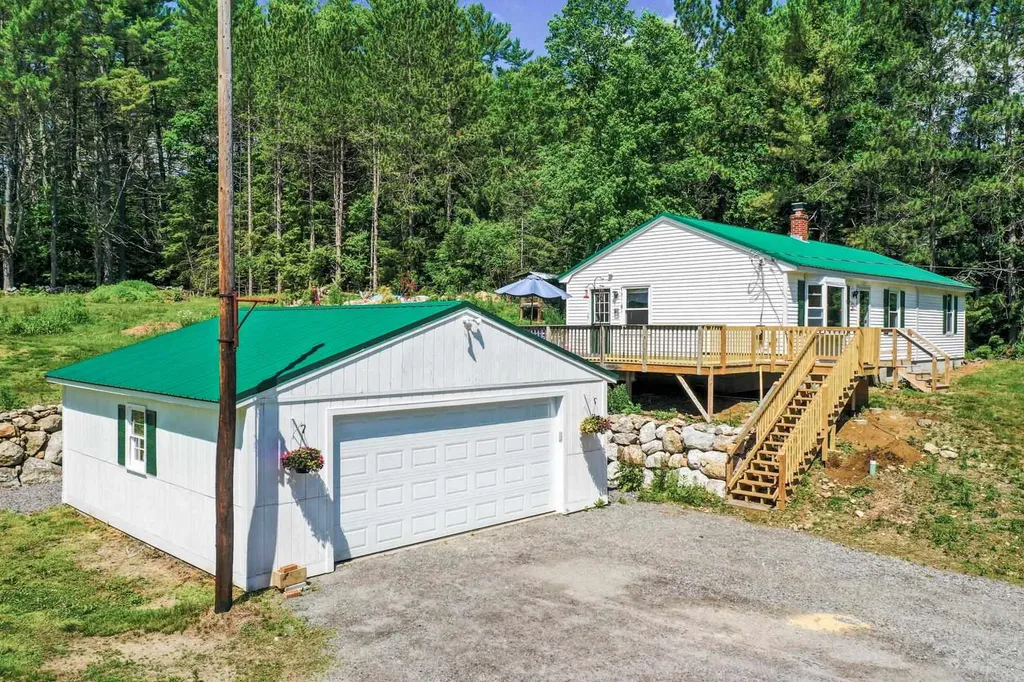 22 Hatch Corner Road Meredith NH 03253
