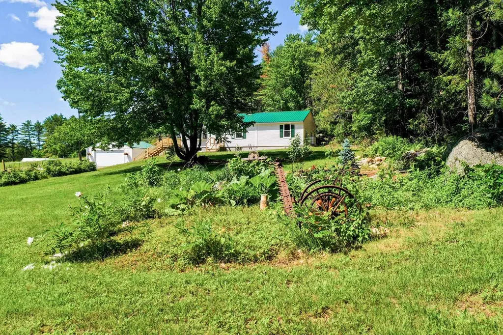 22 Hatch Corner Road Meredith NH 03253