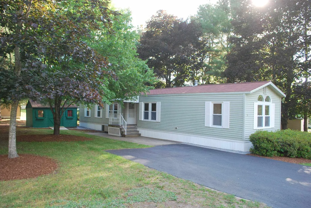 11 Greatstone Drive Nashua NH 03063