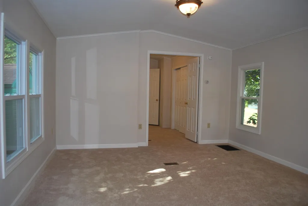 11 Greatstone Drive Nashua NH 03063