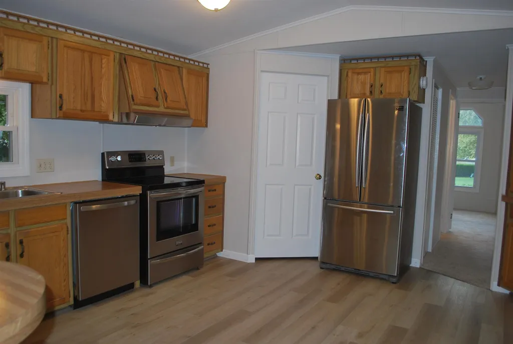 11 Greatstone Drive Nashua NH 03063