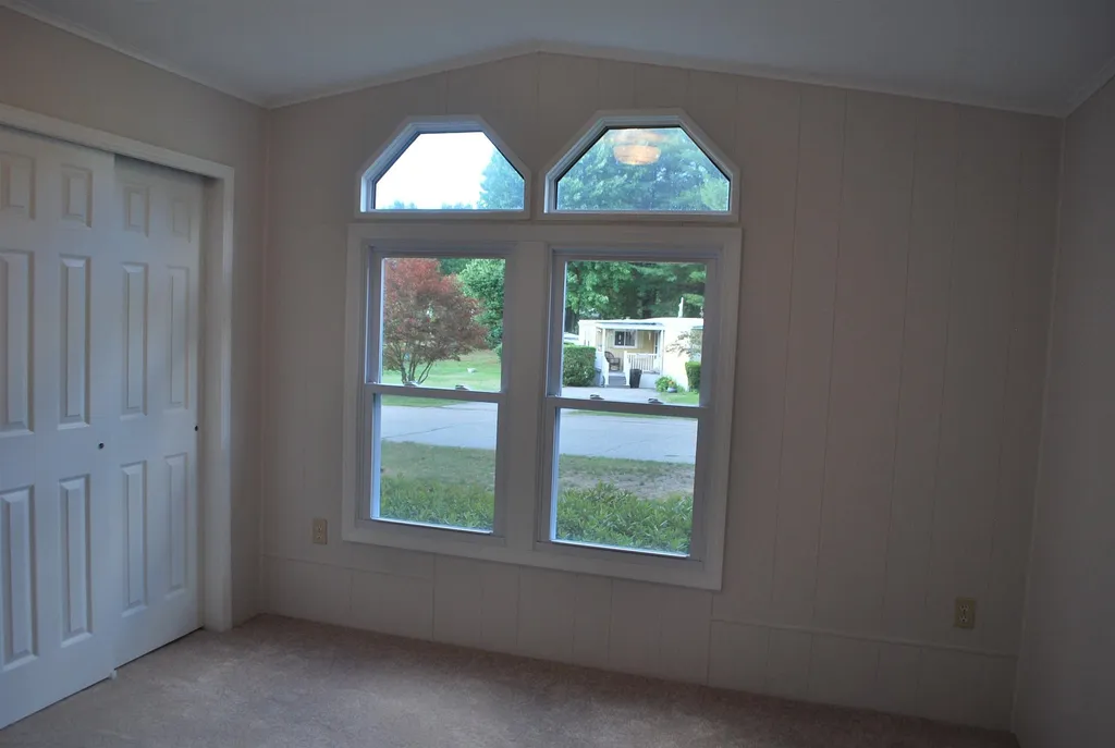 11 Greatstone Drive Nashua NH 03063