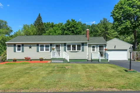16 Henderson Circle Salem NH 03079