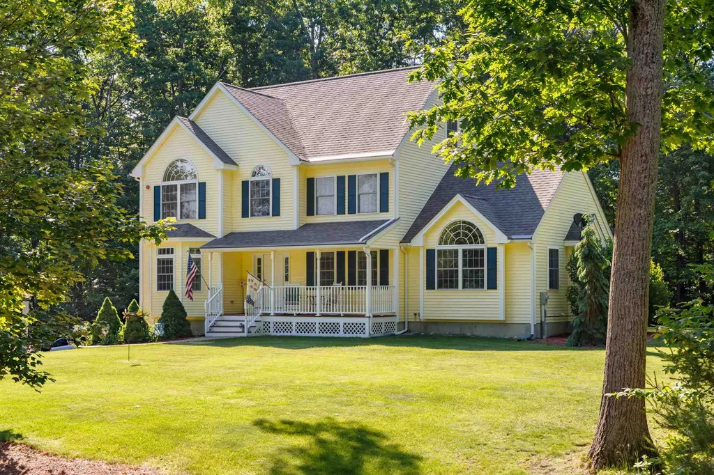 8 Walnut Farm Road Newton NH 03858