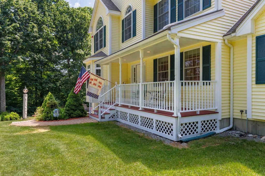 8 Walnut Farm Road Newton NH 03858