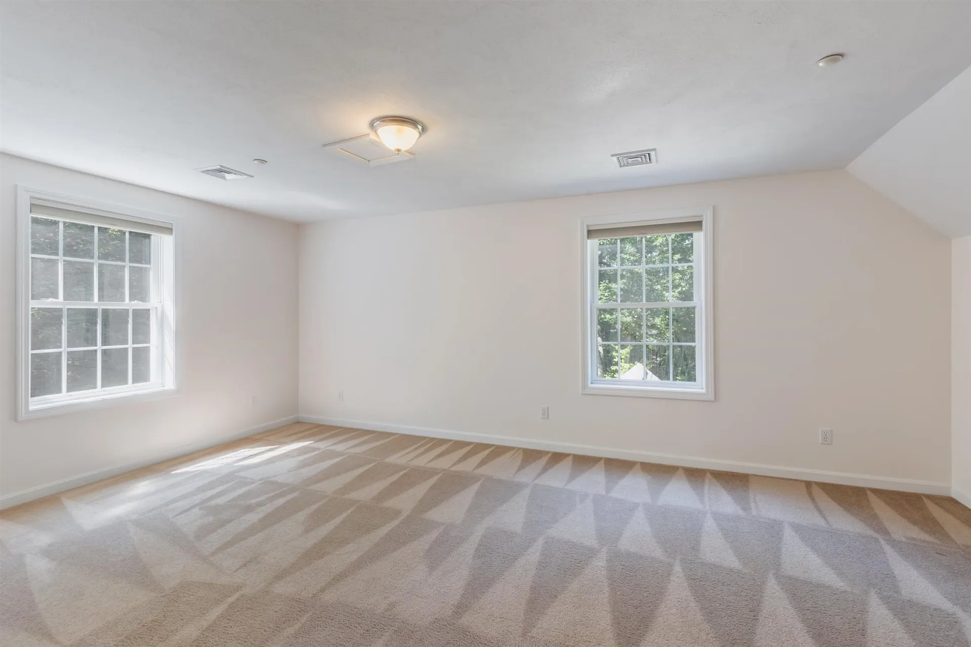 8 Walnut Farm Road Newton NH 03858