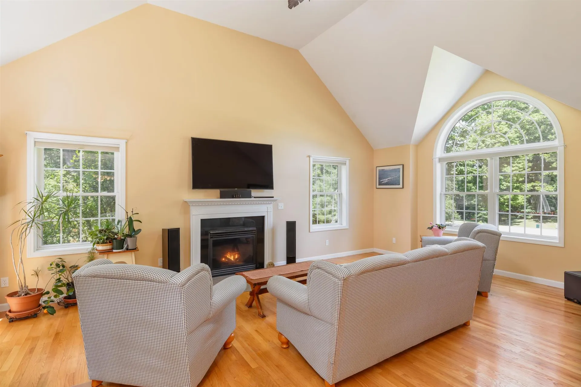 8 Walnut Farm Road Newton NH 03858