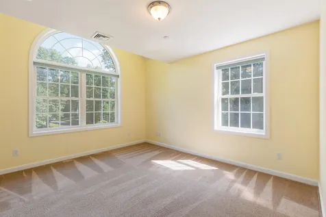 8 Walnut Farm Road Newton NH 03858