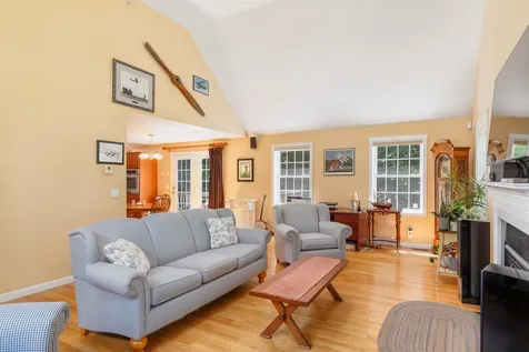 8 Walnut Farm Road Newton NH 03858