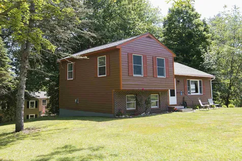 4 Williams Road Hillsborough NH 03244
