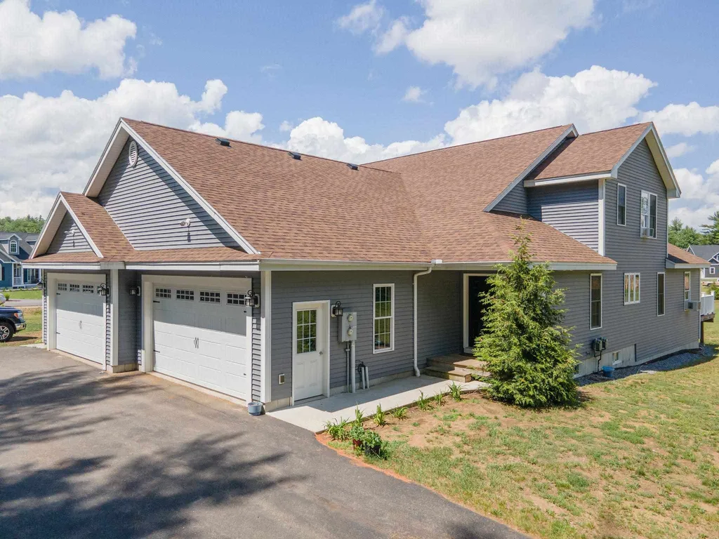 7208 School Street Loudon NH 03307