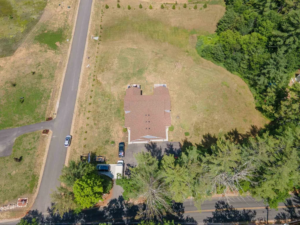 7208 School Street Loudon NH 03307