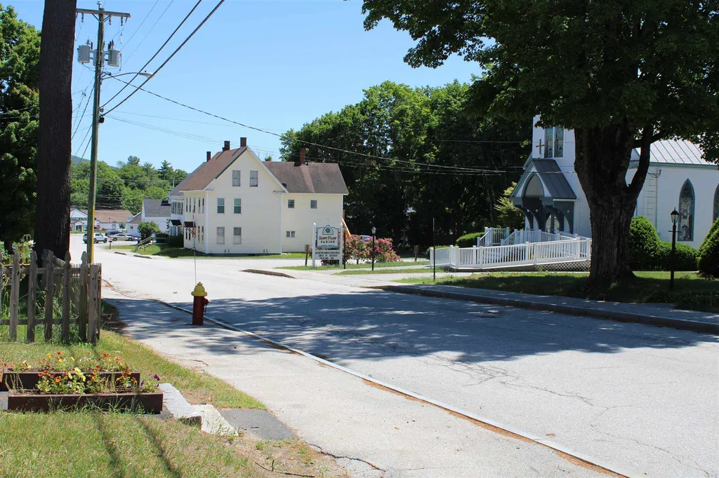 27 Church Street Hillsborough NH 03244