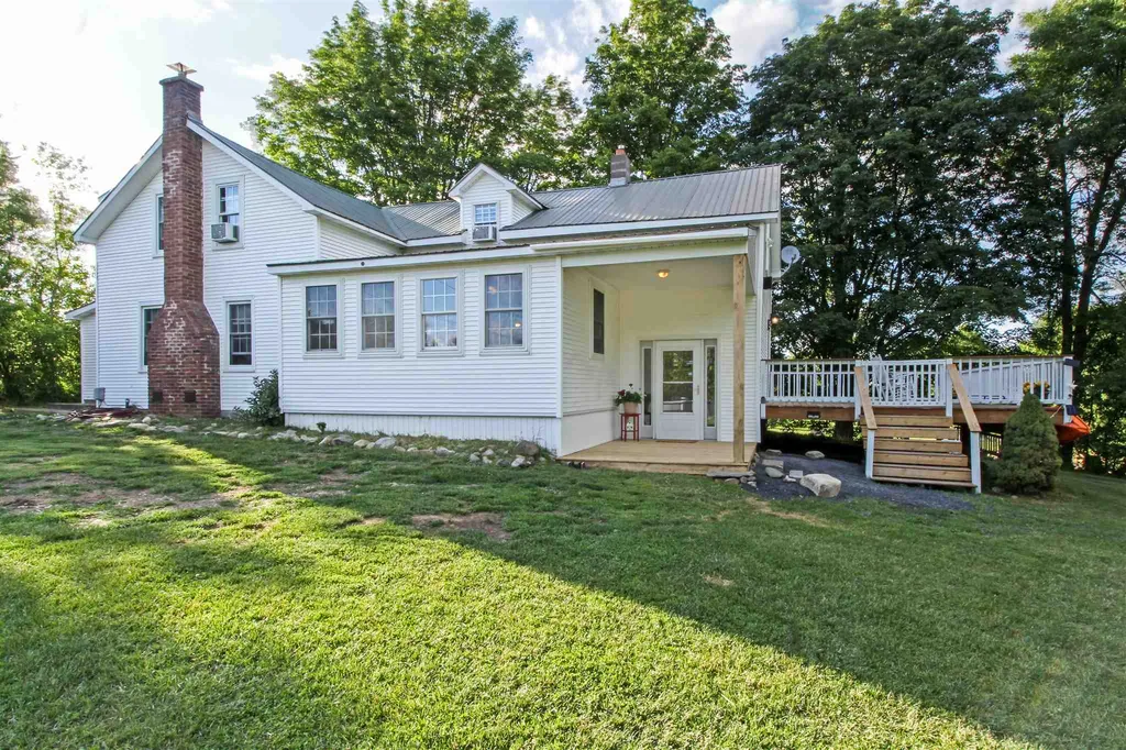 22 Hodgekins Place North Grand Isle VT 05458