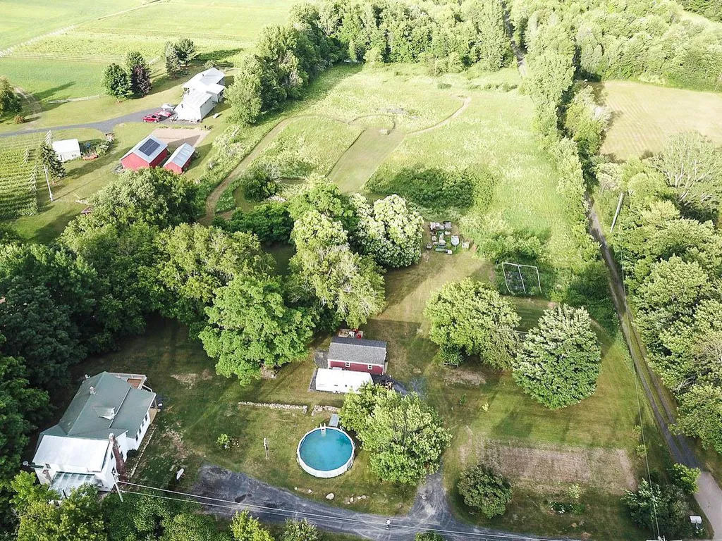 22 Hodgekins Place North Grand Isle VT 05458