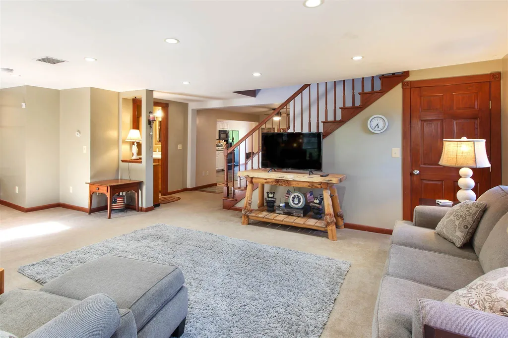 22 Hodgekins Place North Grand Isle VT 05458