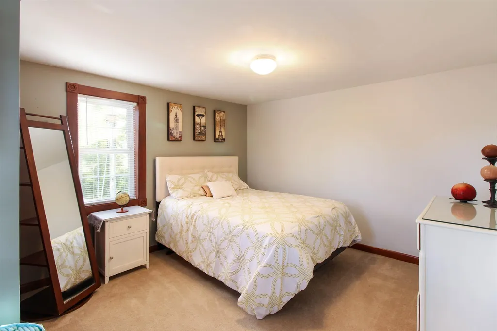 22 Hodgekins Place North Grand Isle VT 05458