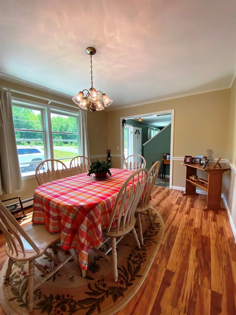28 Rockwood Avenue Jefferson NH 03583
