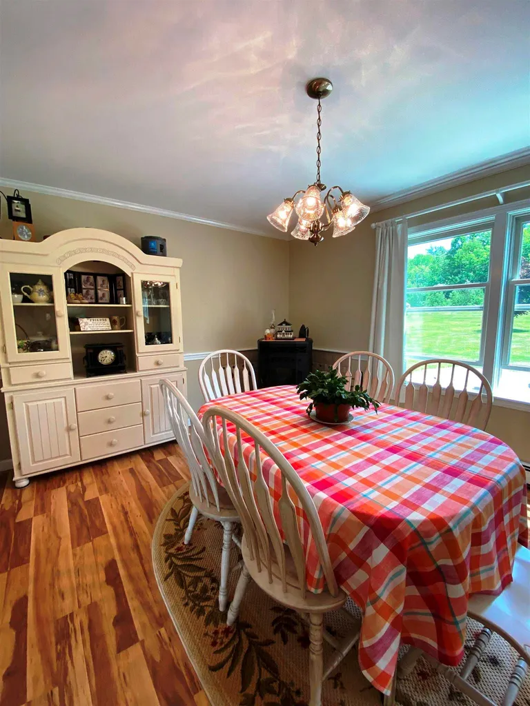 28 Rockwood Avenue Jefferson NH 03583