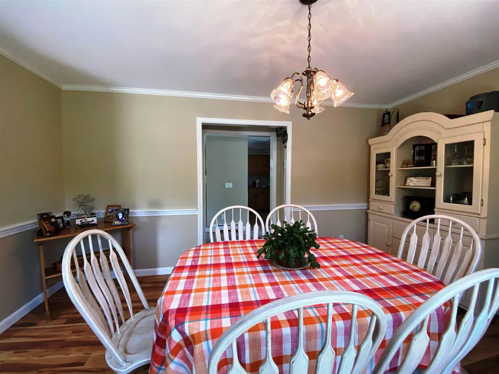 28 Rockwood Avenue Jefferson NH 03583