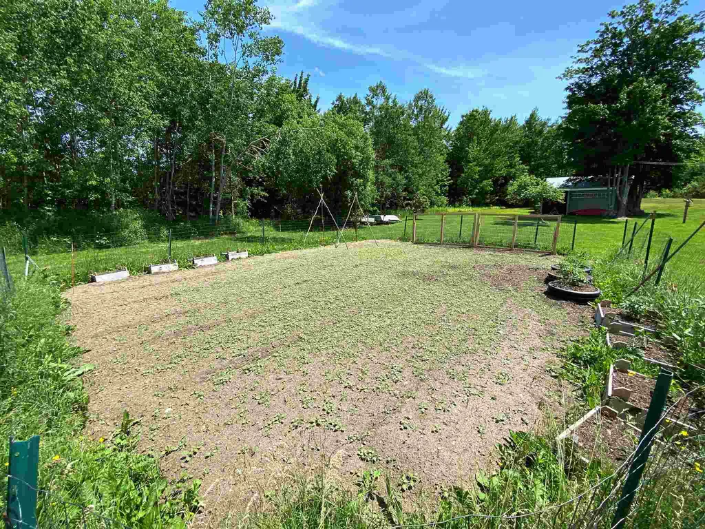 28 Rockwood Avenue Jefferson NH 03583