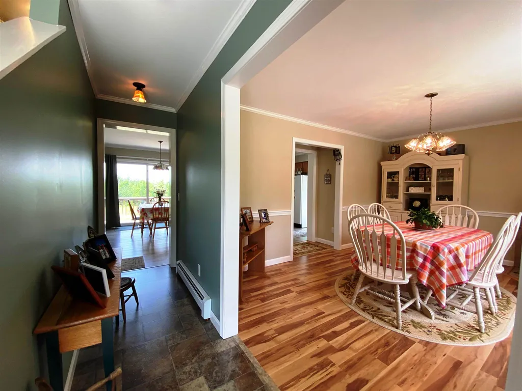 28 Rockwood Avenue Jefferson NH 03583