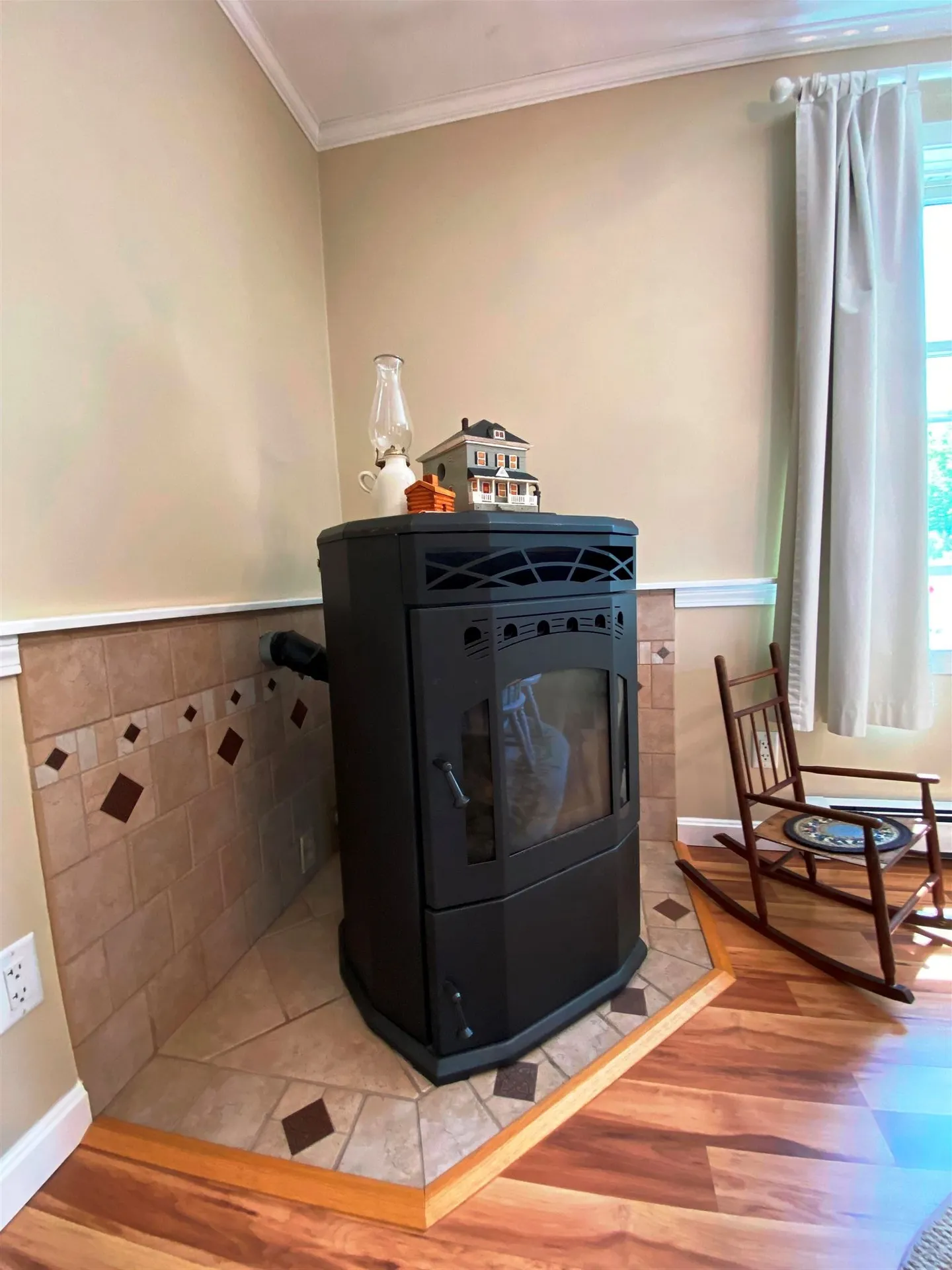 28 Rockwood Avenue Jefferson NH 03583