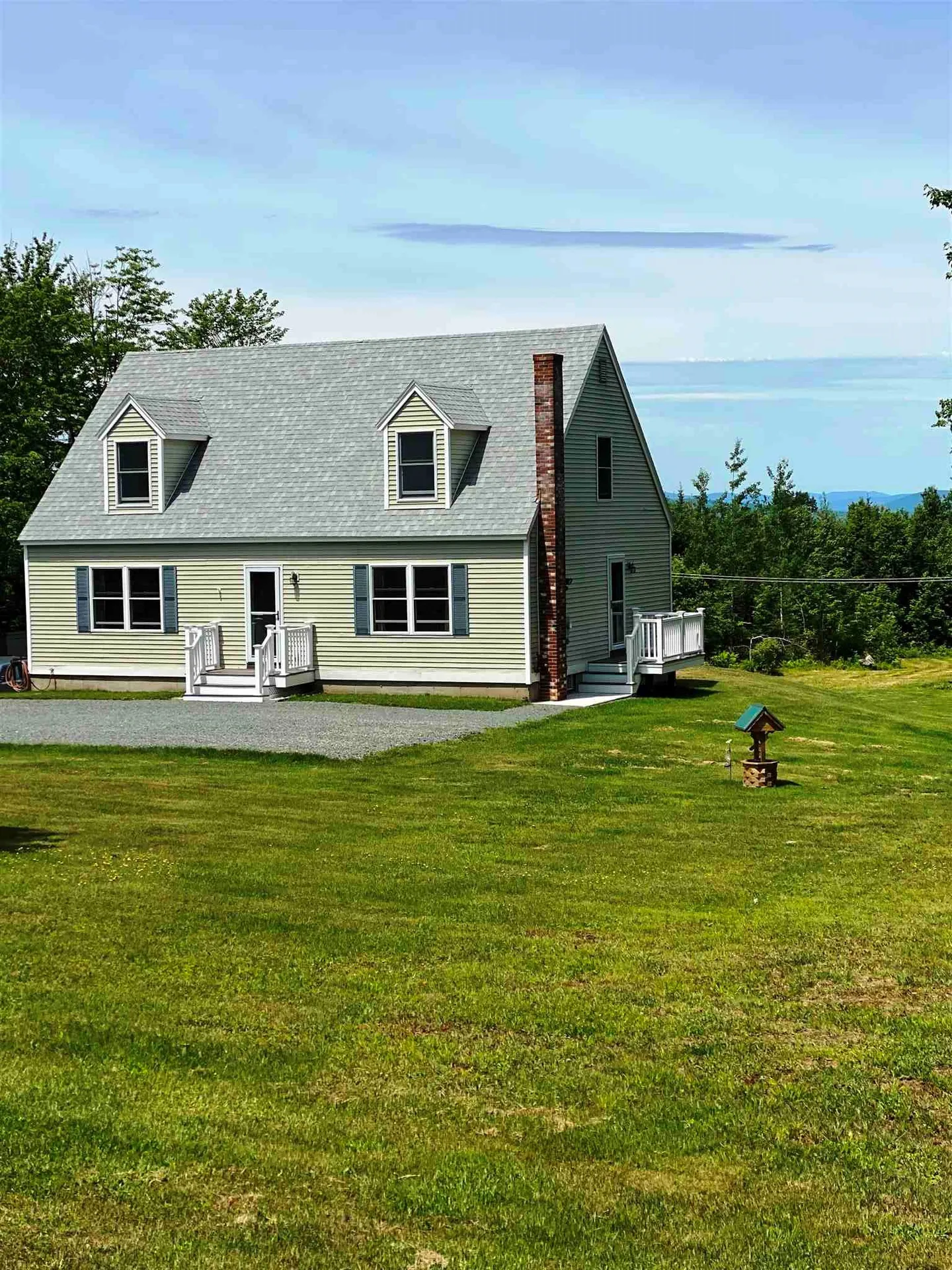 28 Rockwood Avenue Jefferson NH 03583